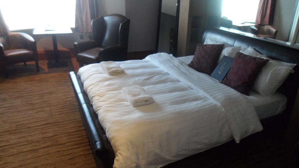 The Warwick Arms Hotel Chew Magna Eksteriør billede